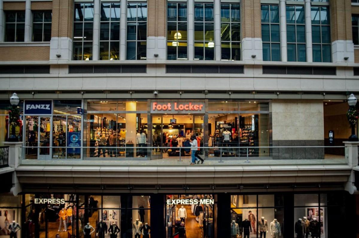 Musica senza copyright: cosa significa davvero e come usarla legalmente nei contesti commerciali 2 Musica senza copyright: cosa significa davvero e come usarla legalmente nei contesti commerciali 1